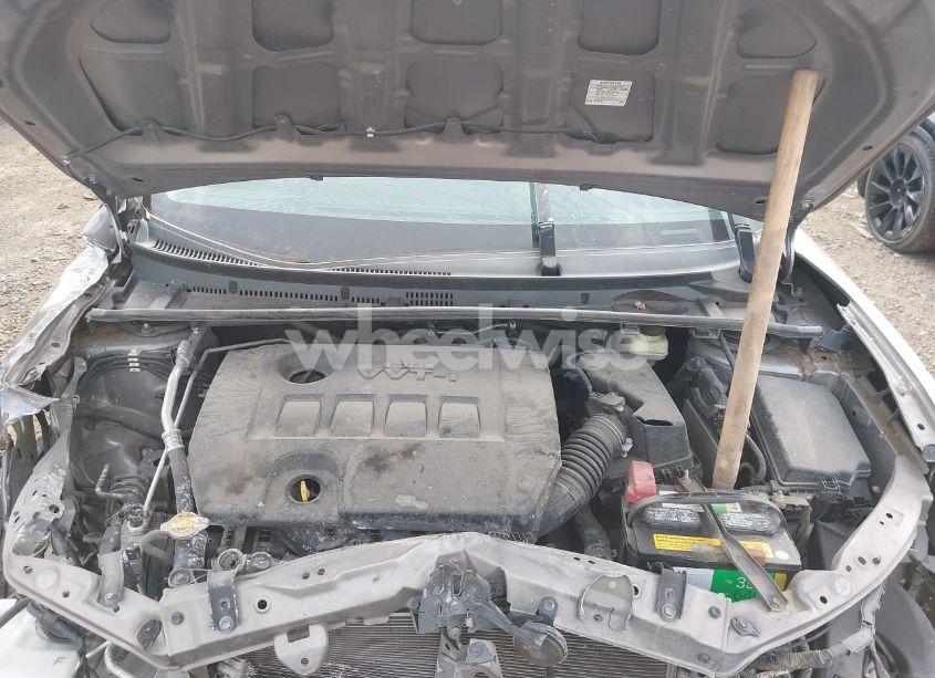 Photo 10 of 2015 Toyota Corolla LE (VIN 5YFBURHE8FP191182)