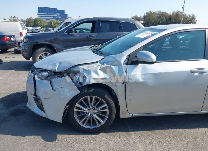 Photo 6 of 2015 Toyota Corolla LE PLUS (VIN 5YFBURHE8FP191490)