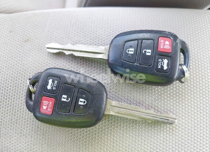 Photo 11 of 2015 Toyota Corolla LE (VIN 5YFBURHE8FP197578)