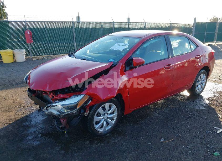 Photo 2 of 2015 Toyota Corolla LE (VIN 5YFBURHE8FP197578)