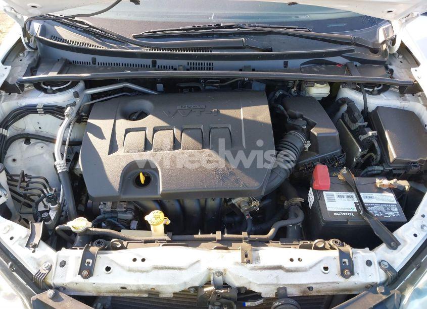 Photo 10 of 2015 Toyota Corolla LE (VIN 5YFBURHE8FP203721)