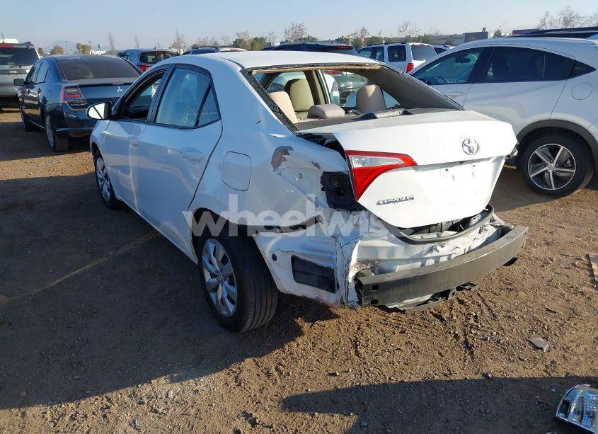 Photo 3 of 2015 Toyota Corolla LE (VIN 5YFBURHE8FP203721)