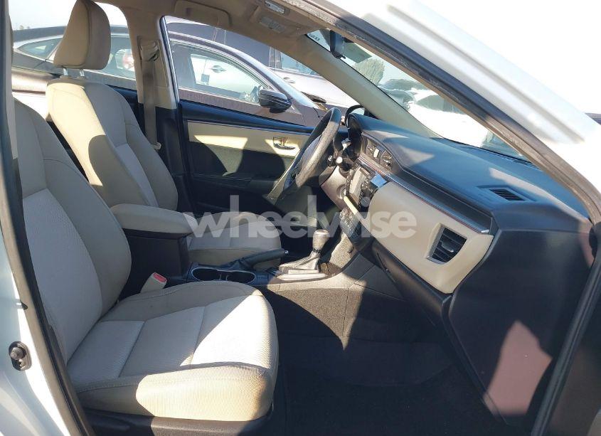 Photo 5 of 2015 Toyota Corolla LE (VIN 5YFBURHE8FP203721)