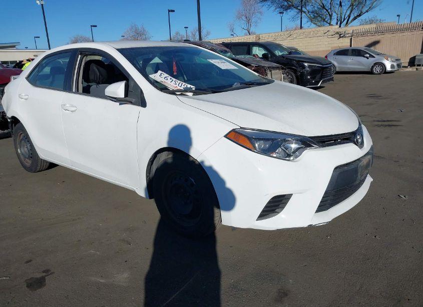 2015 Toyota Corolla L (VIN 5YFBURHE8FP230112) main photo