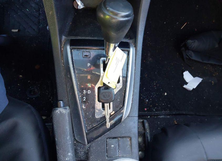 Photo 11 of 2015 Toyota Corolla L (VIN 5YFBURHE8FP230112)