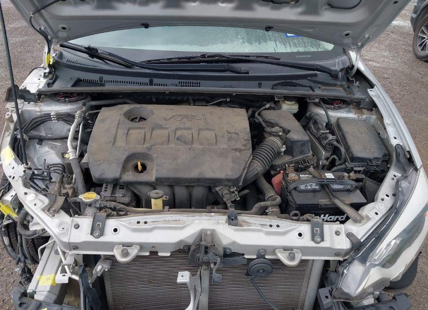 Photo 10 of 2015 Toyota Corolla LE (VIN 5YFBURHE8FP267547)