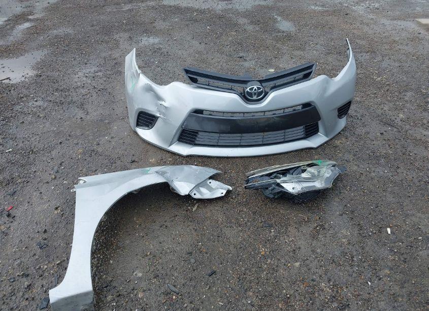 Photo 12 of 2015 Toyota Corolla LE (VIN 5YFBURHE8FP267547)