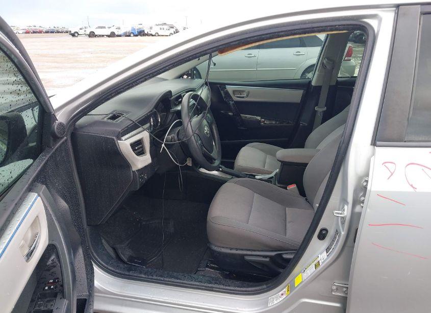 Photo 5 of 2015 Toyota Corolla LE (VIN 5YFBURHE8FP267547)