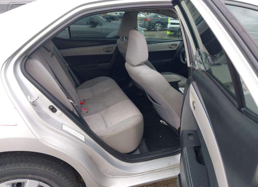 Photo 8 of 2015 Toyota Corolla LE (VIN 5YFBURHE8FP267547)