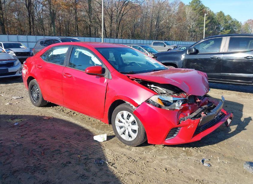 2015 Toyota Corolla LE (VIN 5YFBURHE8FP267743) main photo