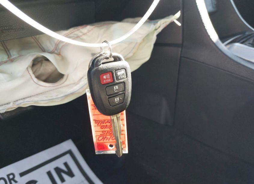 Photo 11 of 2015 Toyota Corolla LE (VIN 5YFBURHE8FP267743)