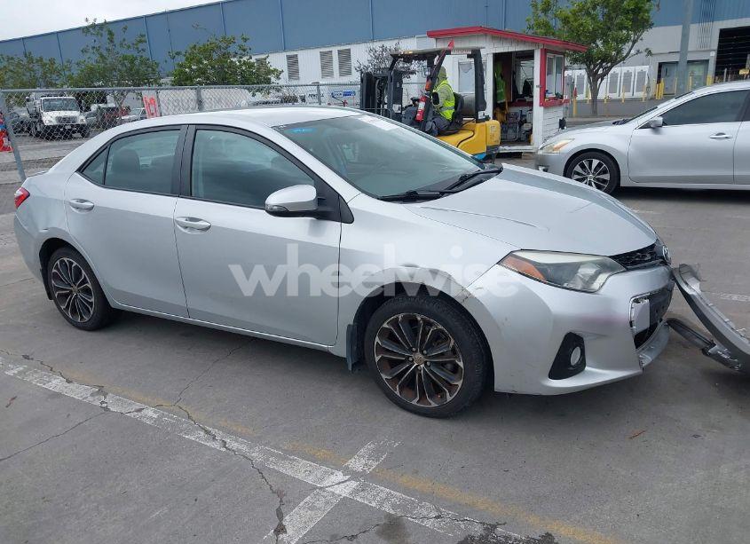 2015 Toyota Corolla S PLUS (VIN 5YFBURHE8FP274420) main photo