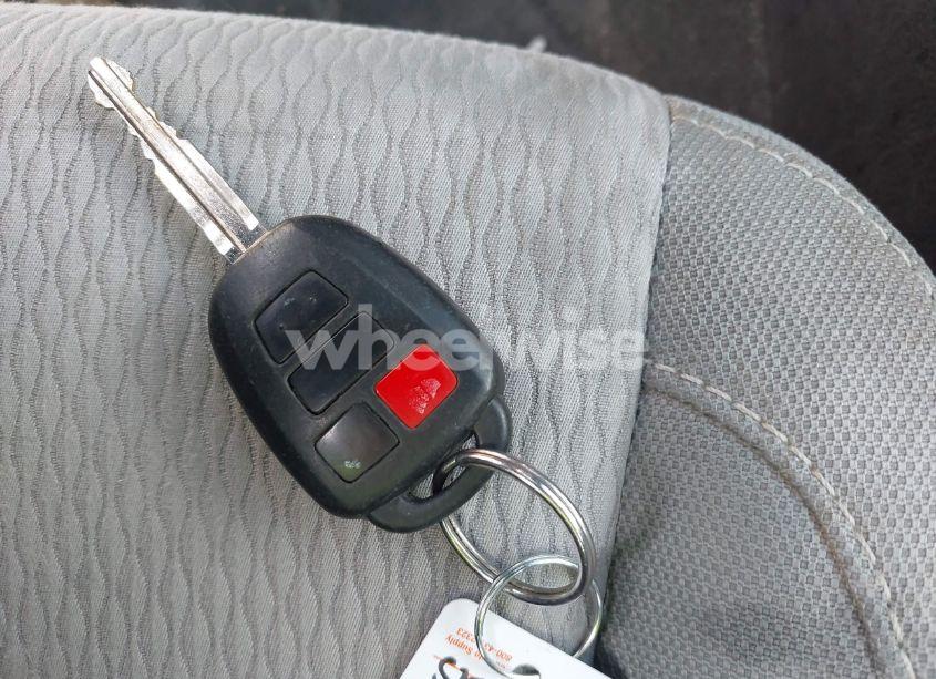 Photo 11 of 2015 Toyota Corolla LE (VIN 5YFBURHE8FP274935)