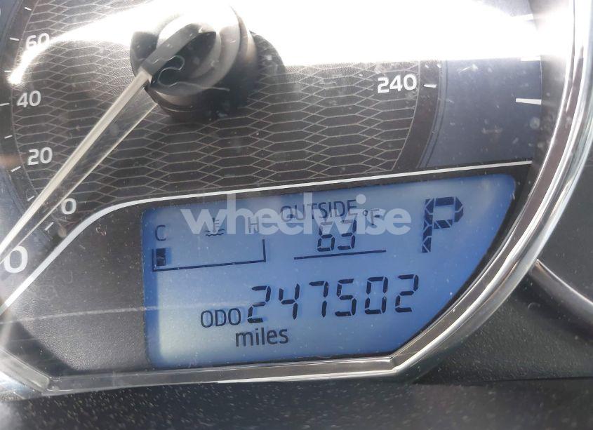 Photo 15 of 2015 Toyota Corolla LE (VIN 5YFBURHE8FP274935)