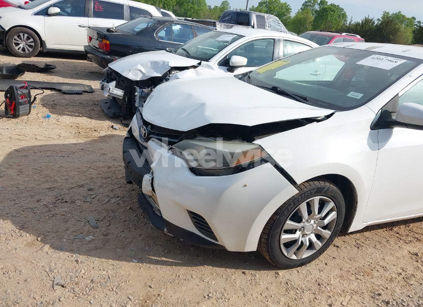 Photo 6 of 2015 Toyota Corolla LE (VIN 5YFBURHE8FP274935)
