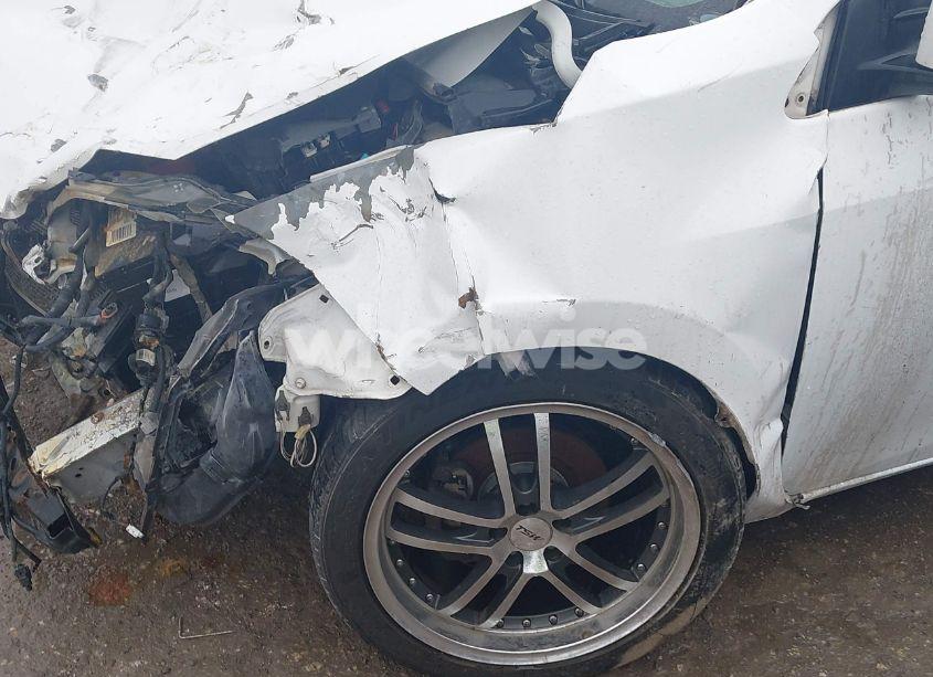 Photo 6 of 2015 Toyota Corolla L/LE/LE PLS/PRM/S/S PLS (VIN 5YFBURHE8FP287569)