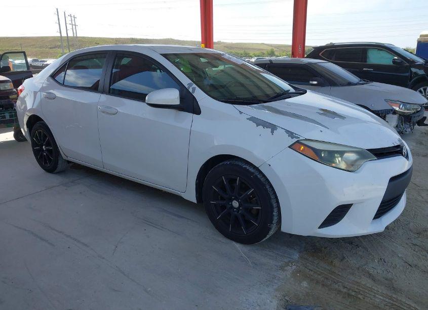 2015 Toyota Corolla L (VIN 5YFBURHE8FP336947) main photo