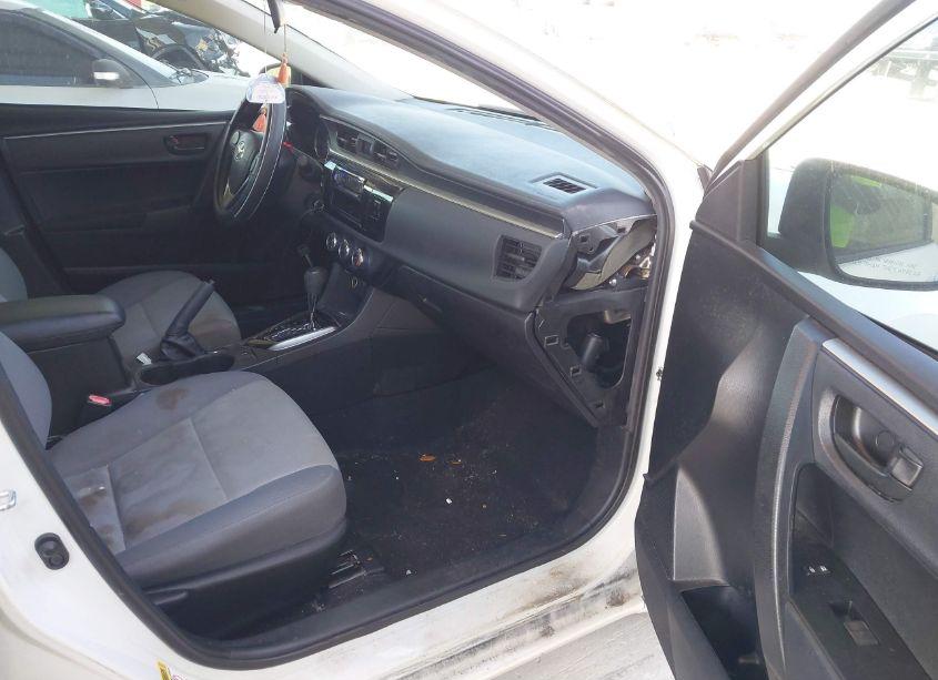 Photo 5 of 2015 Toyota Corolla L (VIN 5YFBURHE8FP336947)