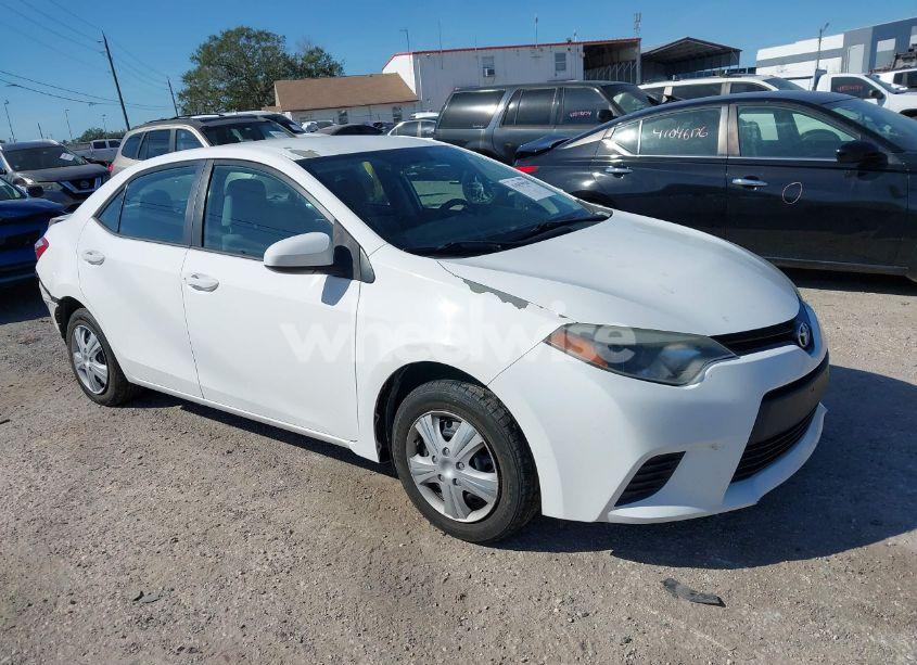 2015 Toyota Corolla L (VIN 5YFBURHE8FP350427) main photo