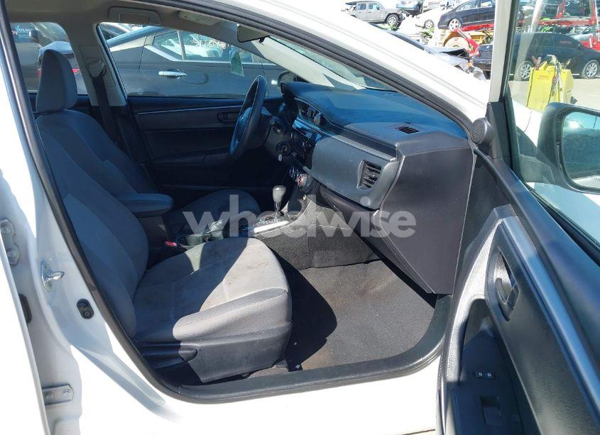 Photo 5 of 2015 Toyota Corolla L (VIN 5YFBURHE8FP350427)