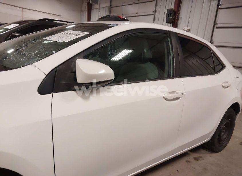 Photo 14 of 2016 Toyota Corolla LE (VIN 5YFBURHE8GP417271)