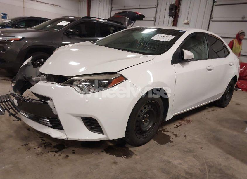 Photo 2 of 2016 Toyota Corolla LE (VIN 5YFBURHE8GP417271)