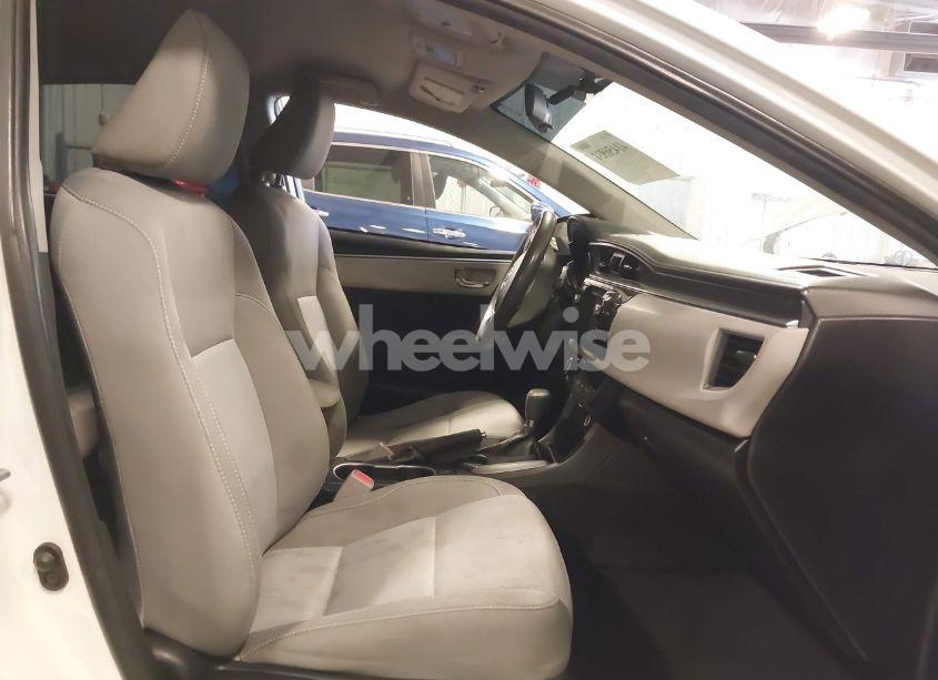 Photo 5 of 2016 Toyota Corolla LE (VIN 5YFBURHE8GP417271)