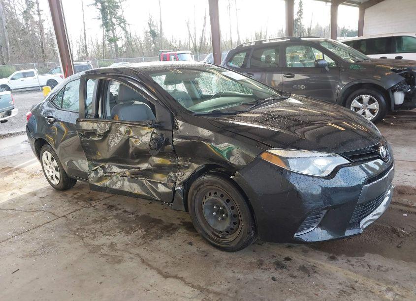 2016 Toyota Corolla LE (VIN 5YFBURHE8GP477809) main photo