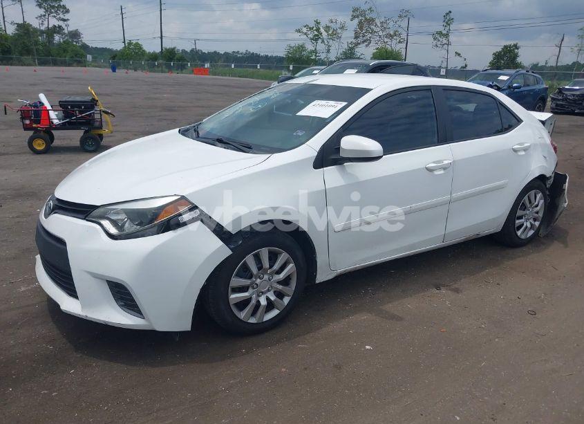 Photo 2 of 2016 Toyota Corolla LE (VIN 5YFBURHE8GP482590)