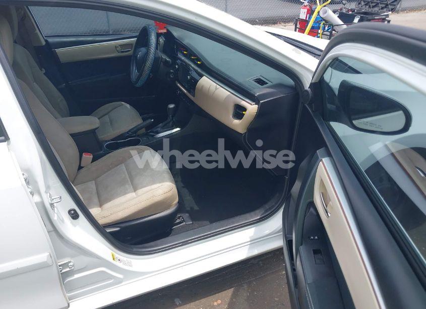 Photo 5 of 2016 Toyota Corolla LE (VIN 5YFBURHE8GP482590)