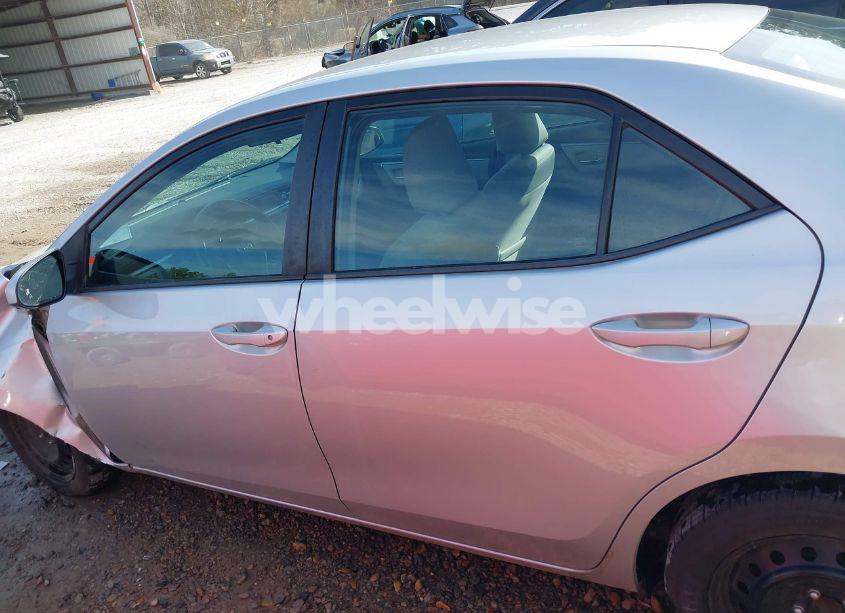 Photo 15 of 2016 Toyota Corolla LE (VIN 5YFBURHE8GP493282)