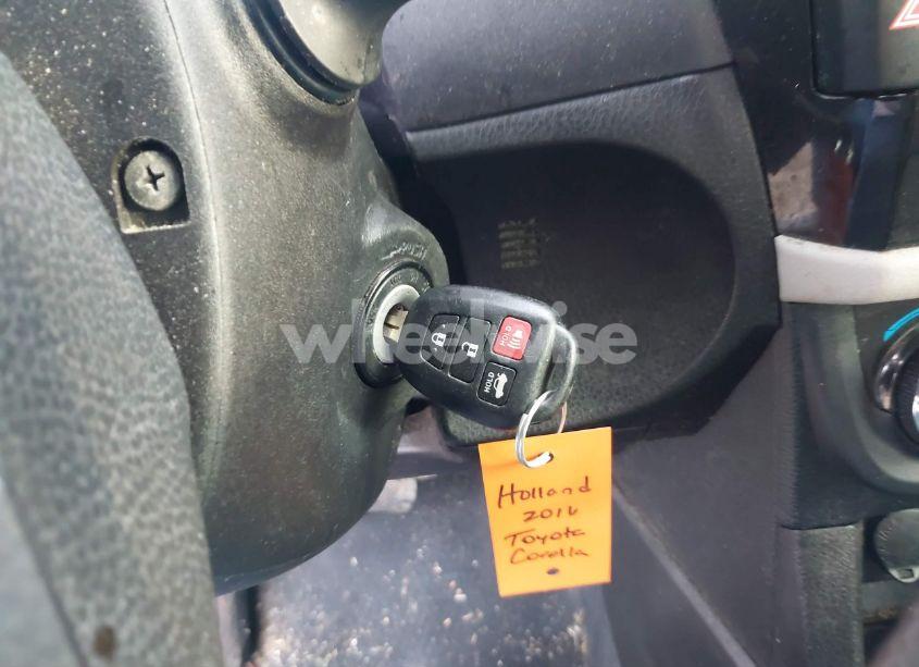 Photo 11 of 2016 Toyota Corolla LE (VIN 5YFBURHE8GP563816)