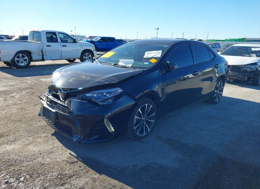 Photo 2 of 2017 Toyota Corolla SE (VIN 5YFBURHE8HP583016)