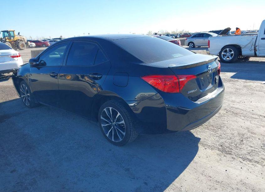 Photo 3 of 2017 Toyota Corolla SE (VIN 5YFBURHE8HP583016)