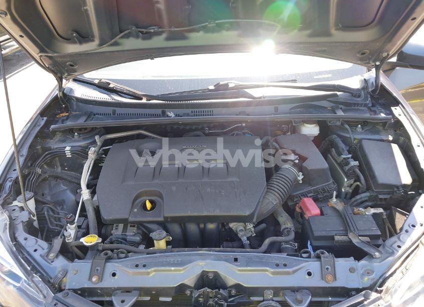 Photo 10 of 2017 Toyota Corolla SE (VIN 5YFBURHE8HP592962)