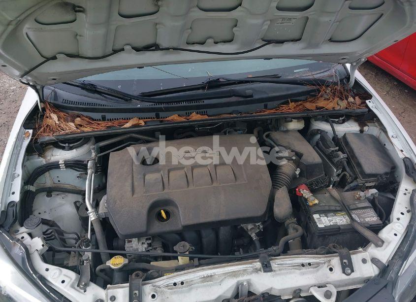 Photo 10 of 2017 Toyota Corolla LE (VIN 5YFBURHE8HP597076)