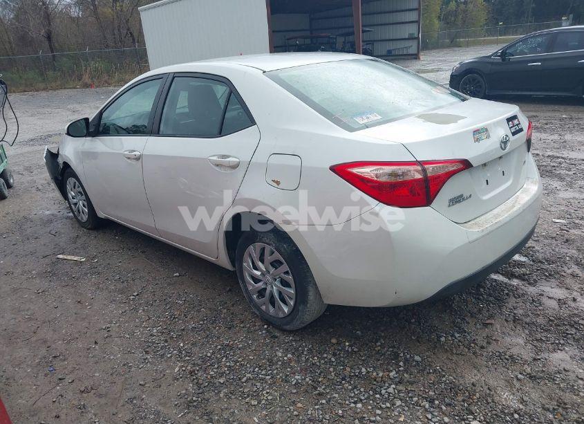 Photo 3 of 2017 Toyota Corolla LE (VIN 5YFBURHE8HP597076)