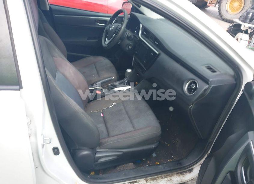 Photo 5 of 2017 Toyota Corolla LE (VIN 5YFBURHE8HP597076)