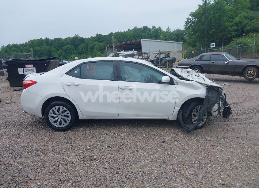 Photo 13 of 2017 Toyota Corolla LE (VIN 5YFBURHE8HP601174)