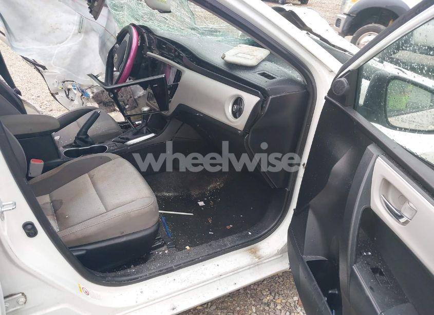 Photo 5 of 2017 Toyota Corolla LE (VIN 5YFBURHE8HP601174)