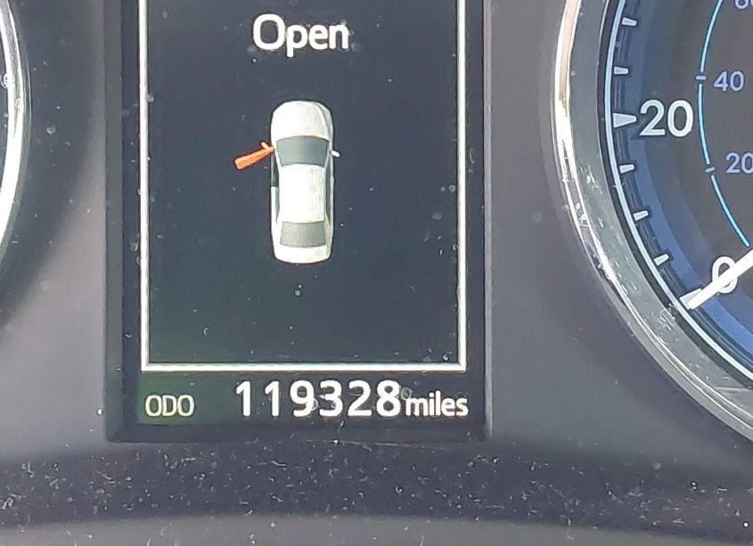 Photo 15 of 2017 Toyota Corolla SE (VIN 5YFBURHE8HP603751)