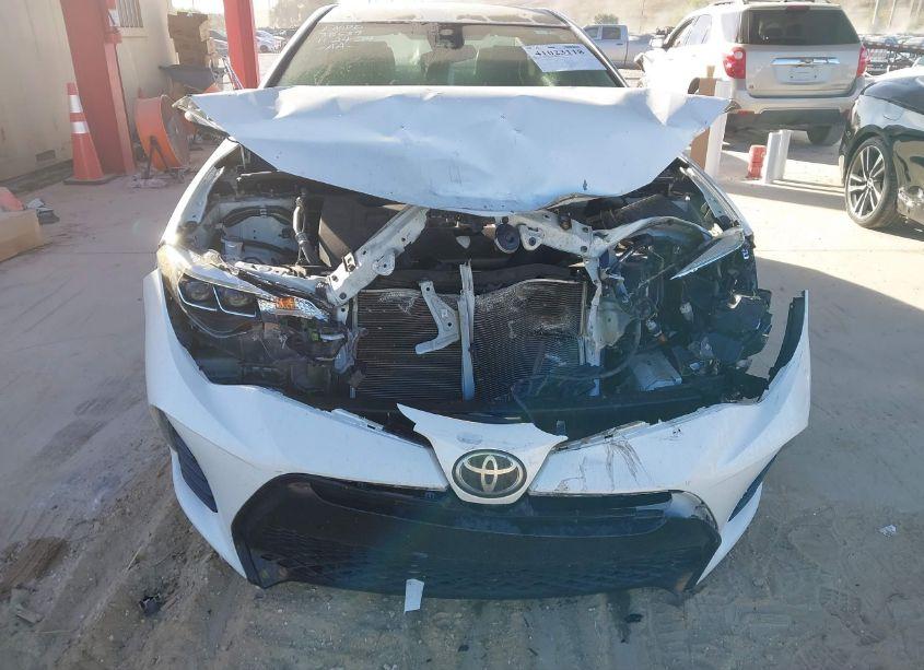 Photo 6 of 2017 Toyota Corolla SE (VIN 5YFBURHE8HP603751)