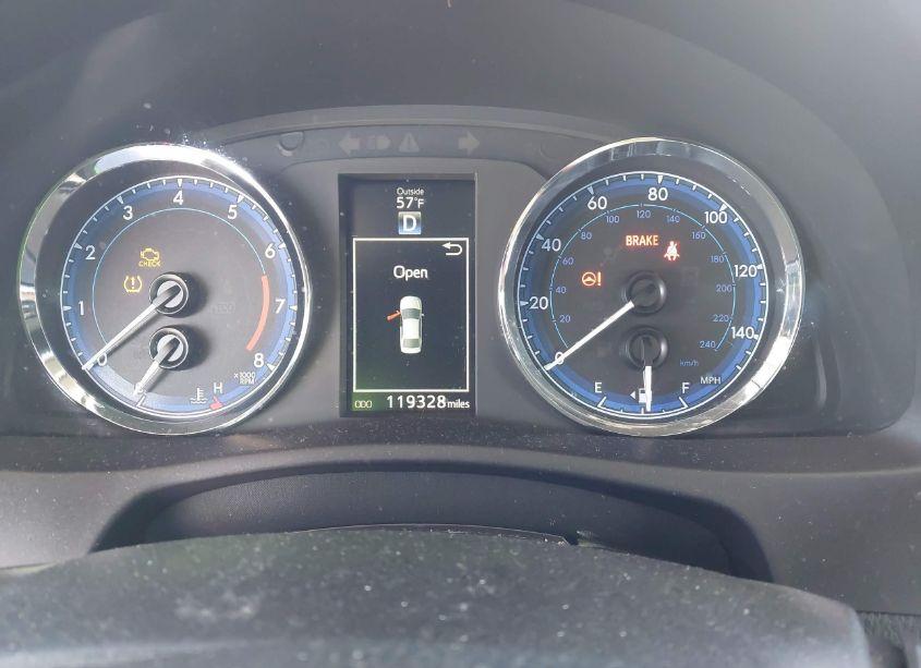 Photo 7 of 2017 Toyota Corolla SE (VIN 5YFBURHE8HP603751)