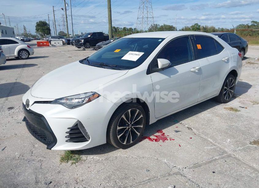 Photo 2 of 2017 Toyota Corolla SE (VIN 5YFBURHE8HP623174)