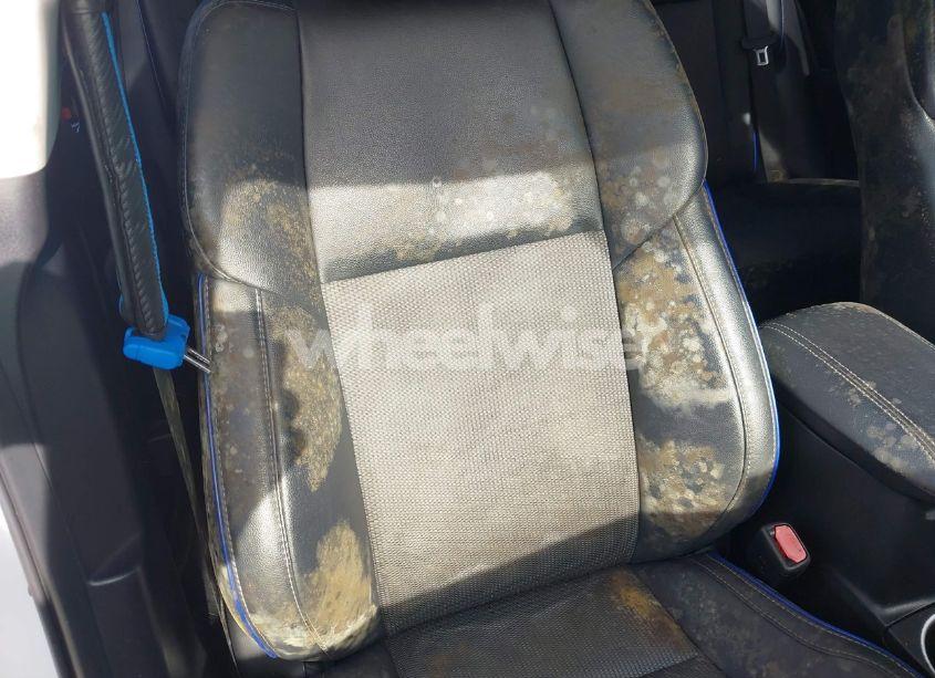 Photo 6 of 2017 Toyota Corolla SE (VIN 5YFBURHE8HP623174)