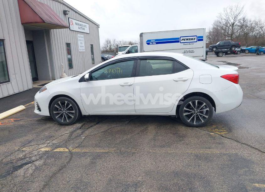 Photo 15 of 2017 Toyota Corolla SE (VIN 5YFBURHE8HP624714)