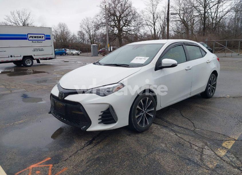 Photo 2 of 2017 Toyota Corolla SE (VIN 5YFBURHE8HP624714)