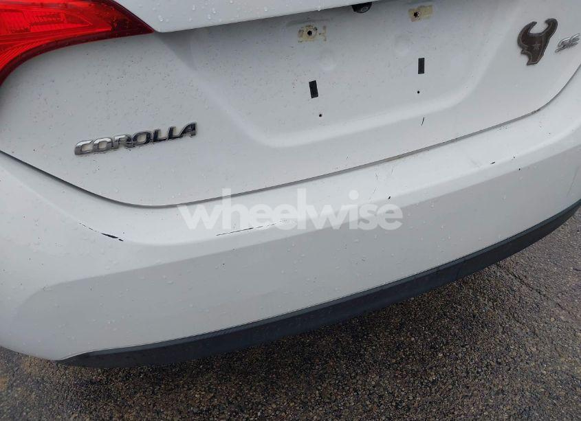 Photo 6 of 2017 Toyota Corolla SE (VIN 5YFBURHE8HP624714)