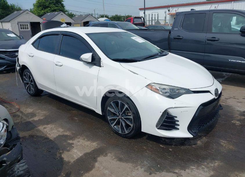 2017 Toyota Corolla SE (VIN 5YFBURHE8HP635261) main photo