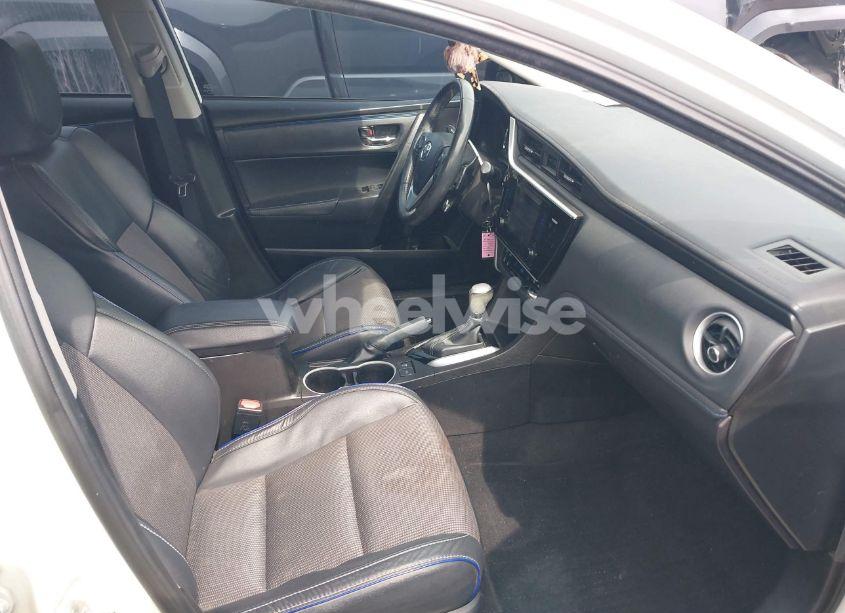 Photo 5 of 2017 Toyota Corolla SE (VIN 5YFBURHE8HP635261)